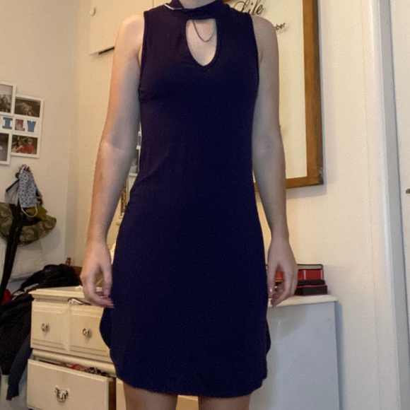 Navy blue key hole mock neck dress - Picture 2 of 3